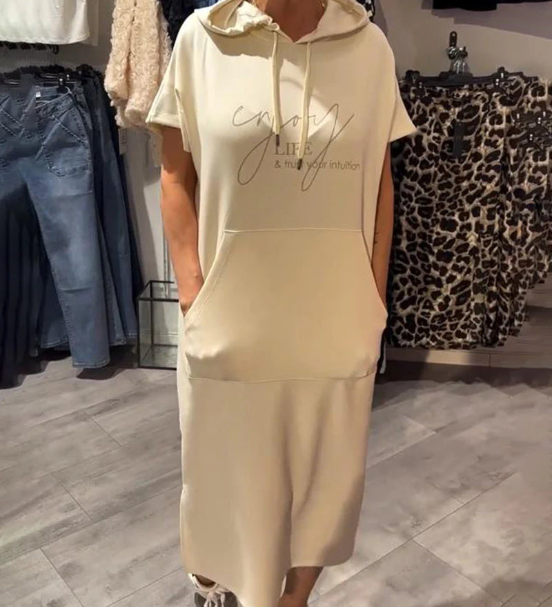 Ebba™ | Løs kjole med hætte og feminin pasform