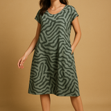 Nelia™ | Sommerkjole med rund hals og smukt print