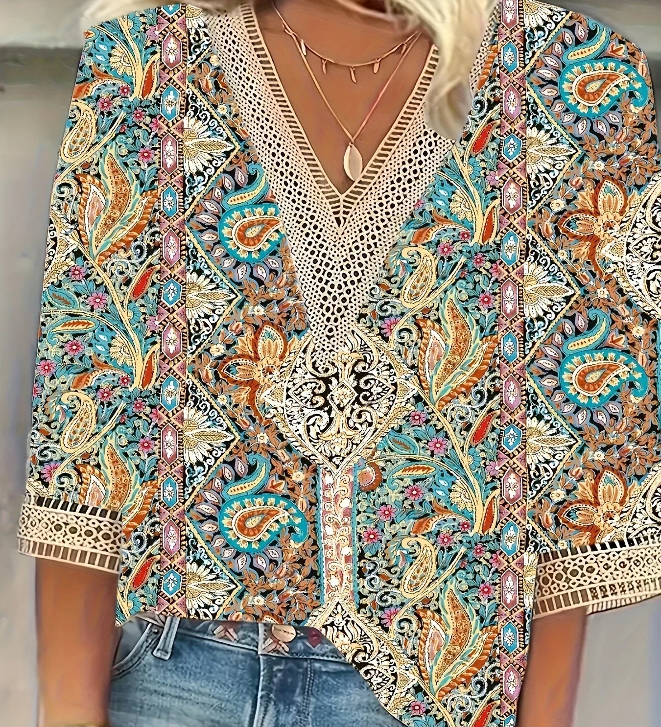 Divina | V-hals Bluse med Korte Ærmer