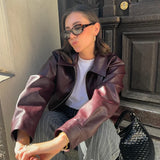 Kate | Den Uundværlige Jakke