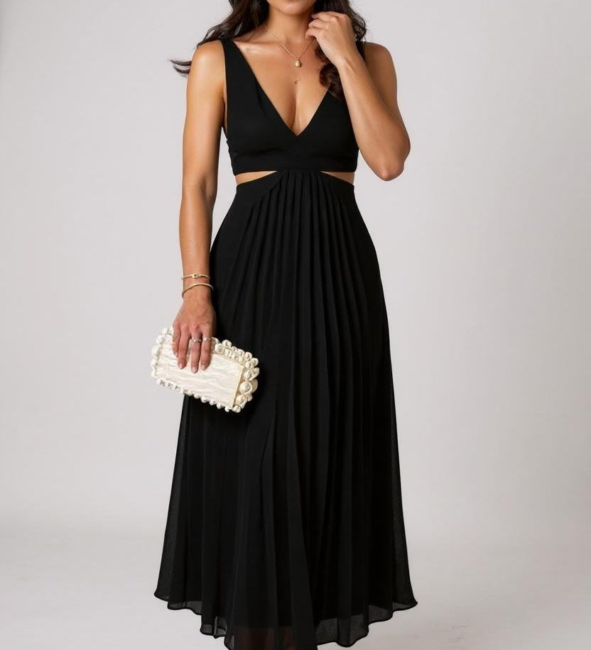 Gilda Kjole | Plisseret midi-kjole med sidesnit og krydset udskæring