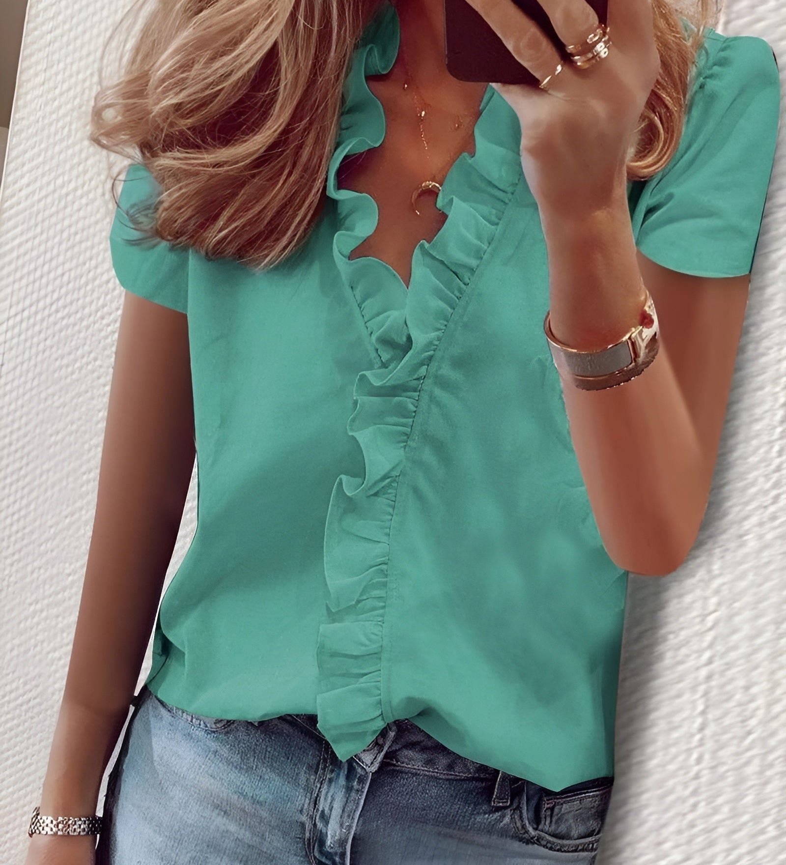 Asta™ – Luftig og elegant bluse med flæser